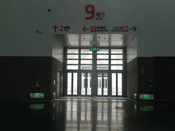 智能疏散指示系統(tǒng)如何實(shí)時感知火災(zāi)并作出反應(yīng)？